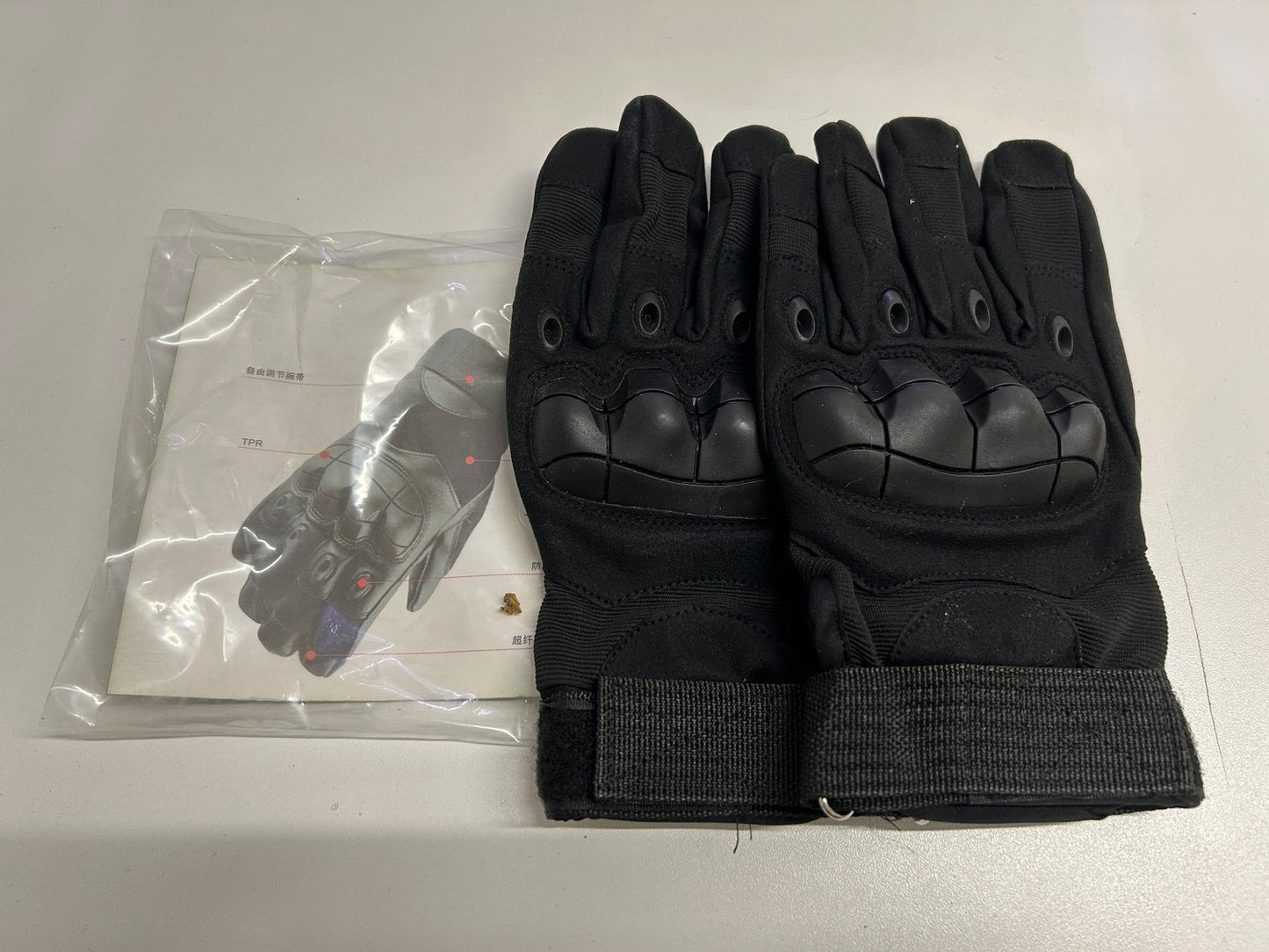 Robusta Fullfingerhandskar: Militärstil för Alla Utmaningar!