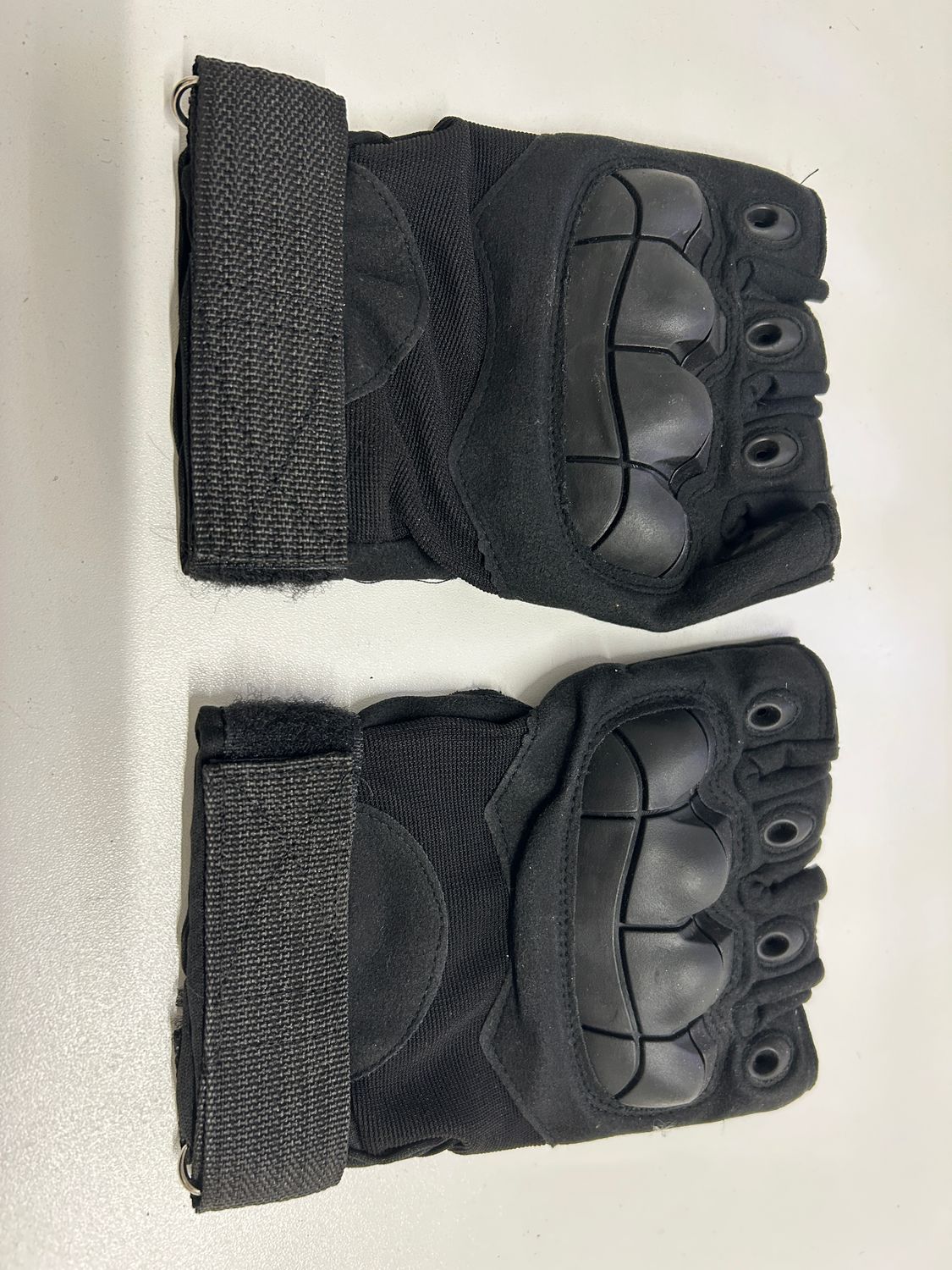 Robusta Halvfingerhandskar: Militärstil för Utomhusaktiviteter!