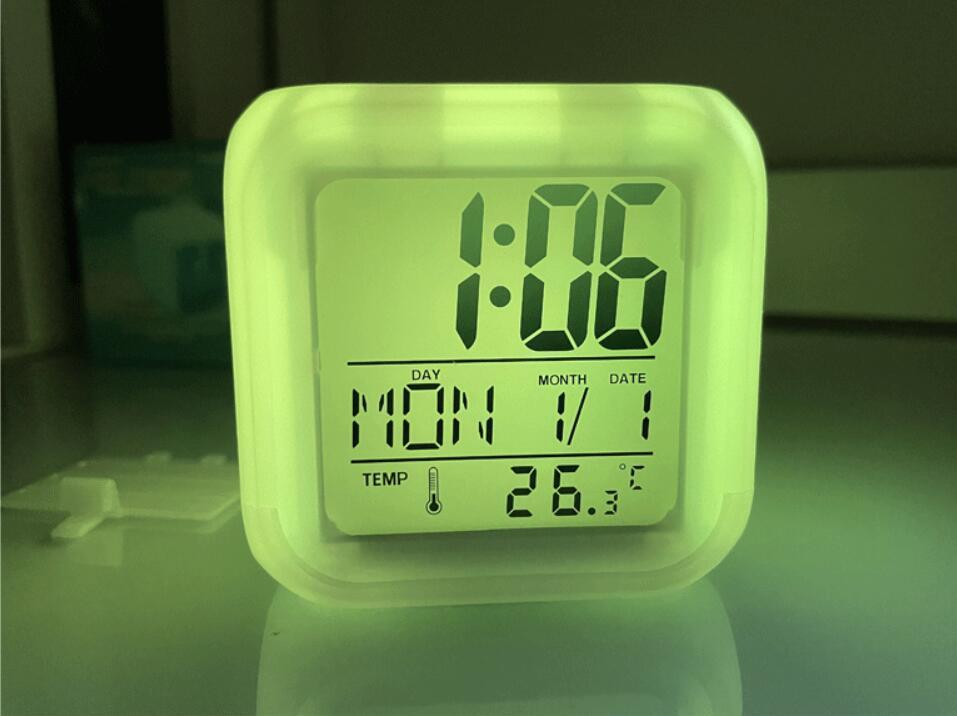 Digital väckarklocka för barn / äldre med LED
