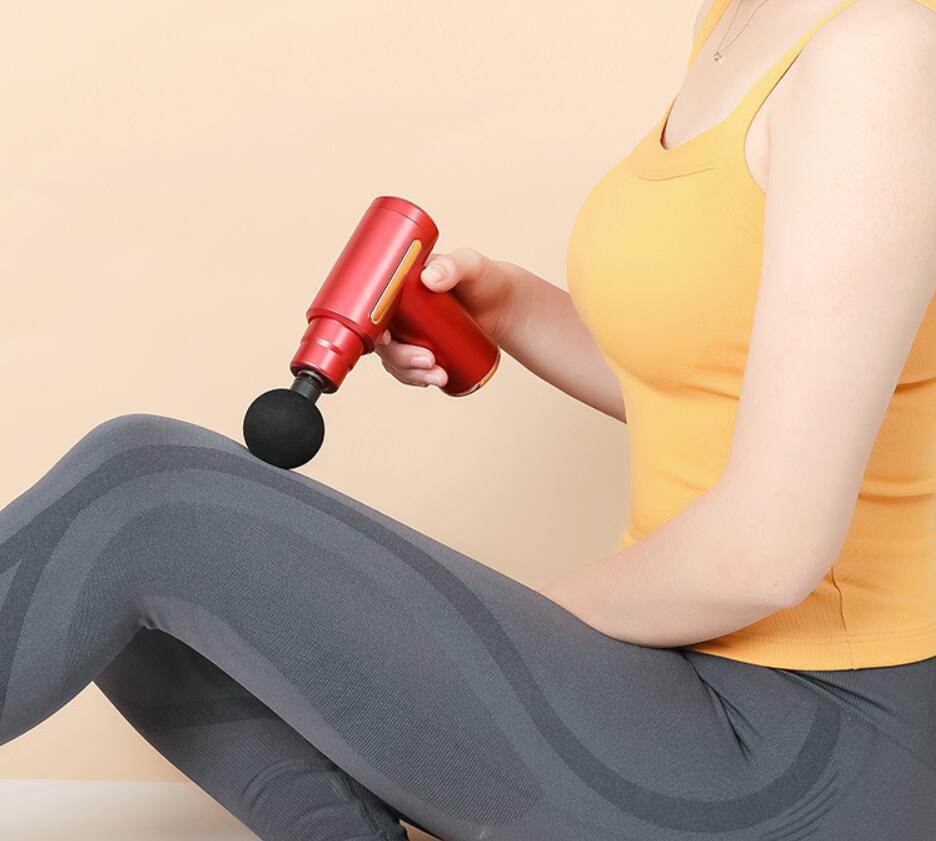 Mini Massagepistol med 4 utbytbara huvuden och 6 nivåer