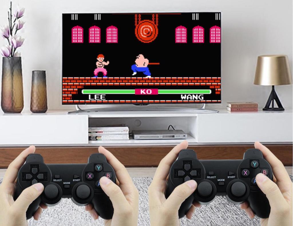 Spelkonsol med 10.000 retrospel